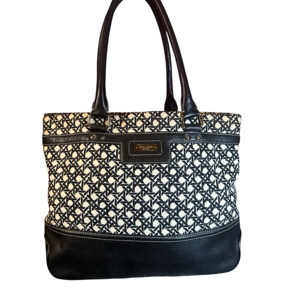 kate spade Handbags - Kate Spade Blakely Keswick EUC Black and White Geometric Tote